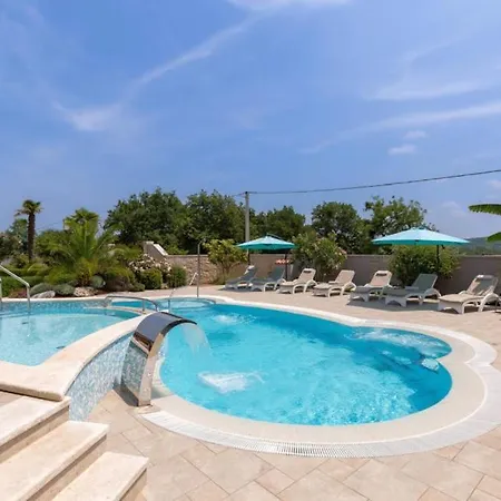 Villa Family Filton With Wellness In Vizinada *