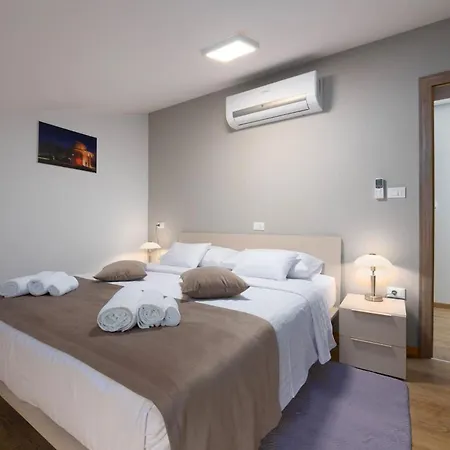 Family Filton With Wellness In Vizinada