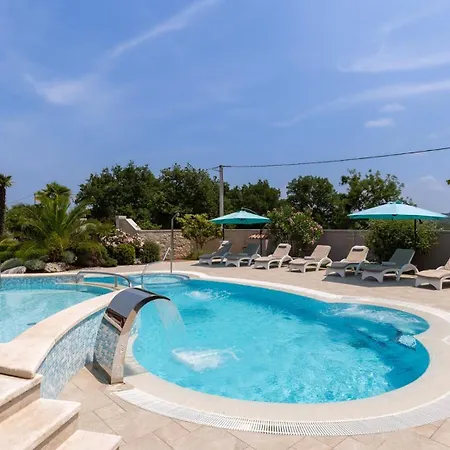 فيلة Family Filton With Wellness In Vizinada *