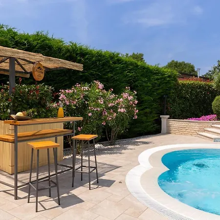 Family Filton With Wellness In Vizinada *