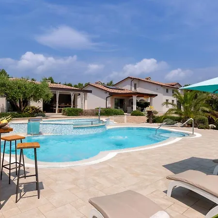 Family Filton With Wellness In Vizinada فيلة