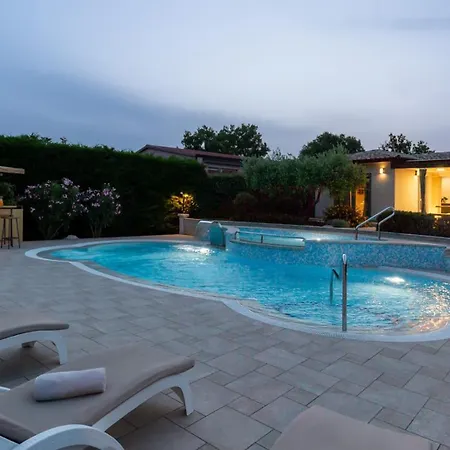 Family Filton With Wellness In Vizinada