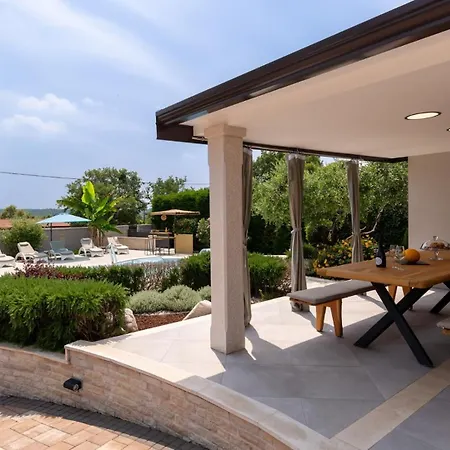 Family Filton With Wellness In Vizinada فيلة *