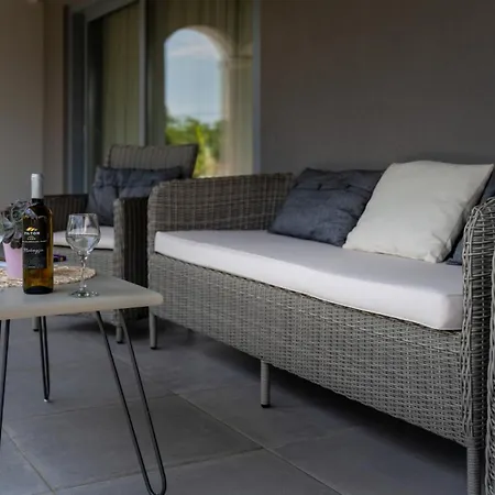 Family Filton With Wellness In Vizinada *